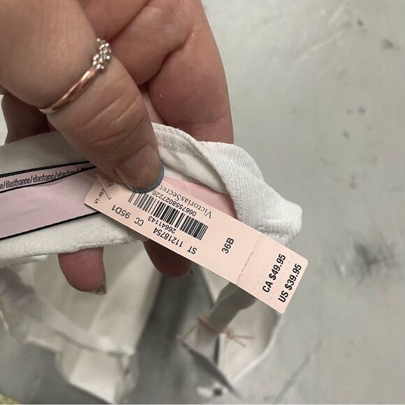 NWT Victoria’s Secret T Shirt Lightly Lined Wireless White Bra Size 36B - Picture 5 of 6